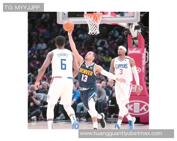 保罗现场观战快船与掘金激烈对决两支顶级球队的精彩较量