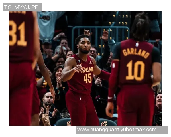 米切尔砍下42分表现惊艳但球队遗憾未能逆转胜局